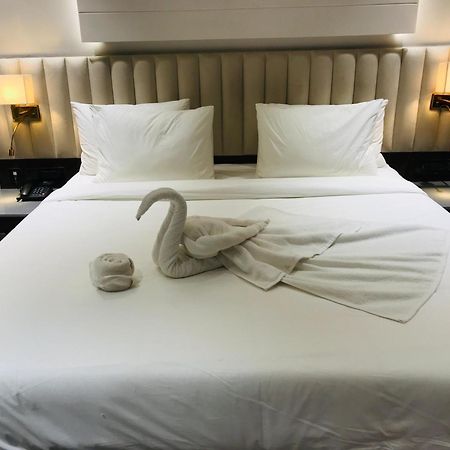 Hotel Midas Inn Mathura Kültér fotó