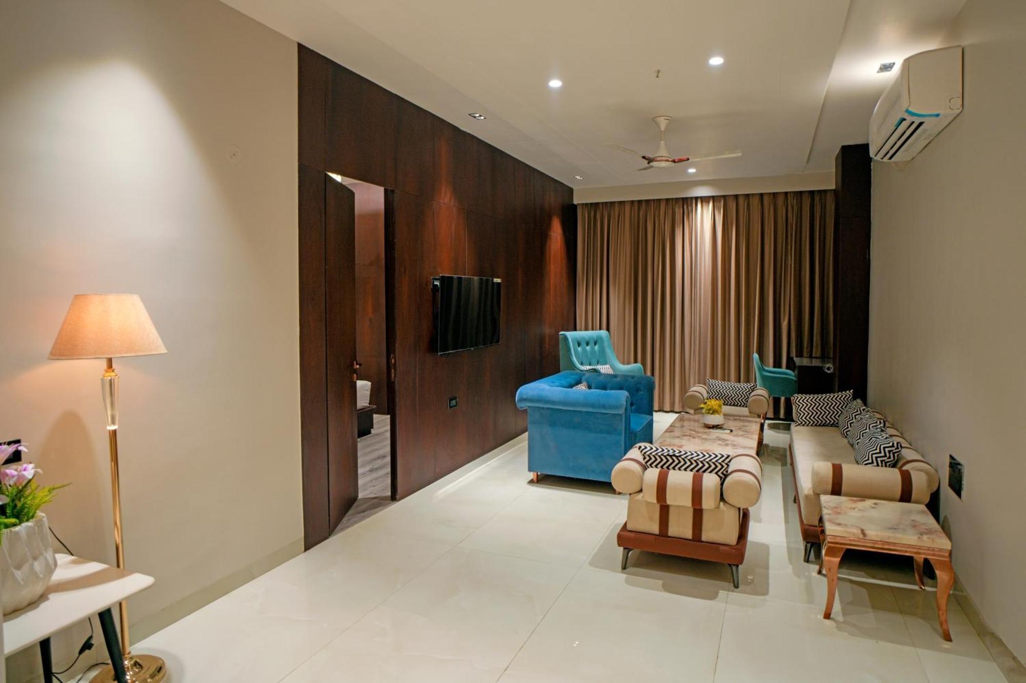 Hotel Midas Inn Mathura Kültér fotó