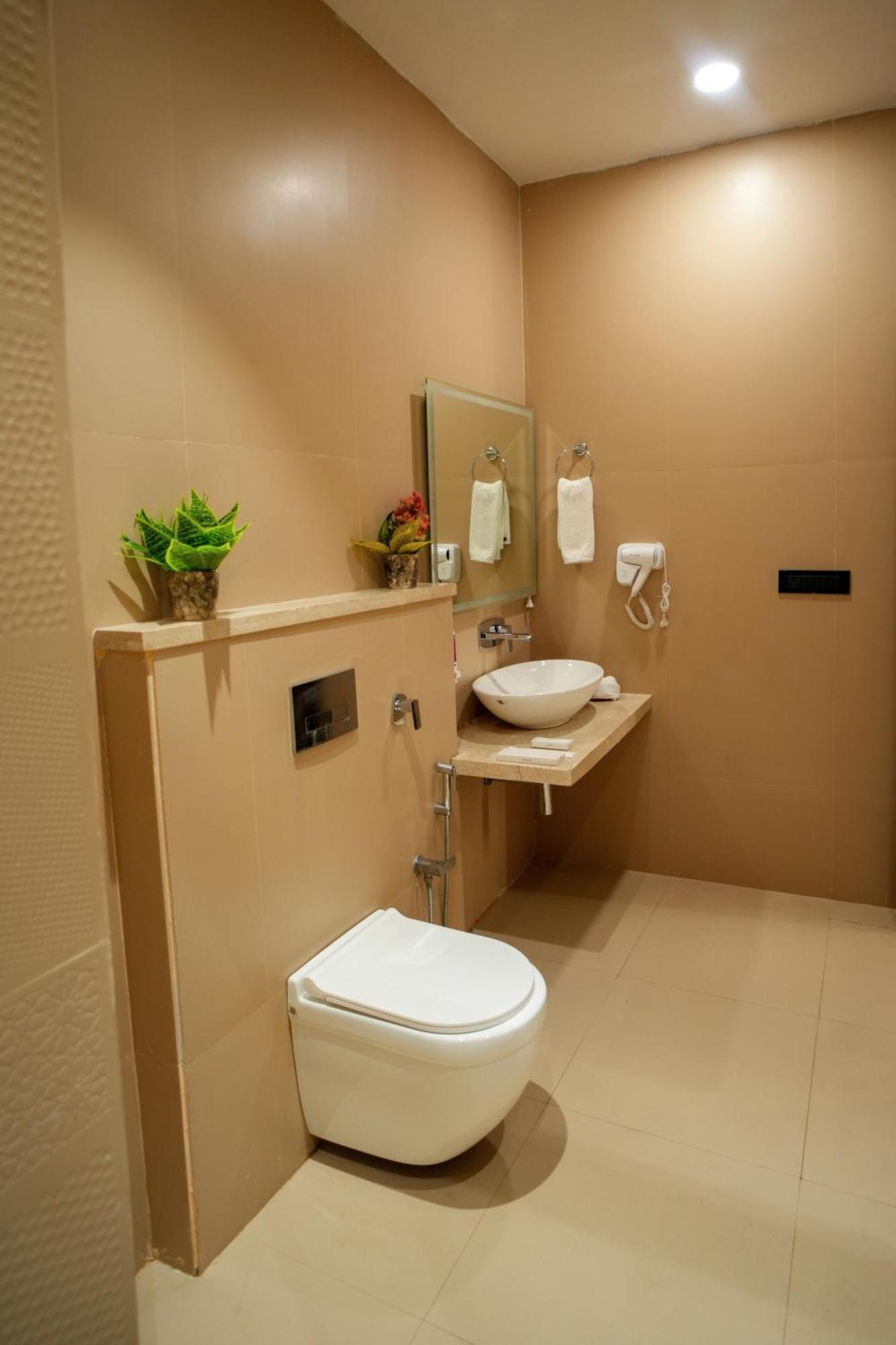 Hotel Midas Inn Mathura Kültér fotó