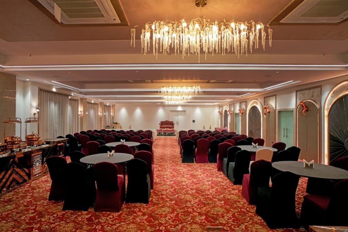 Hotel Midas Inn Mathura Kültér fotó